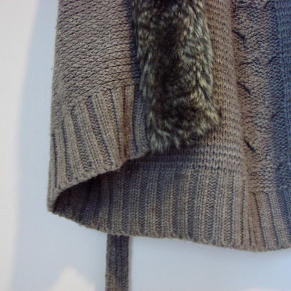 Zara Gray Cardigan with Faux Fur Trim - Picture 10 of 16